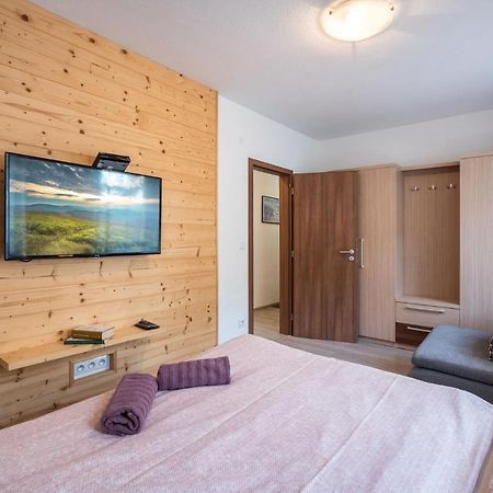 Apartment Anna Chopok, 1 110 M, Highest In Central Europe, On A Hiking Trail To Dumbier デマノブスカ・ドリーナ エクステリア 写真